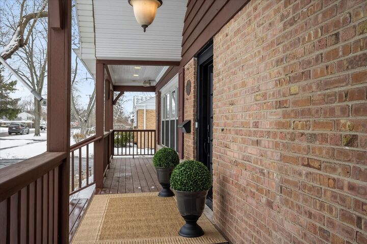 Property Photo:  265 Dickens Street  IL 60093 