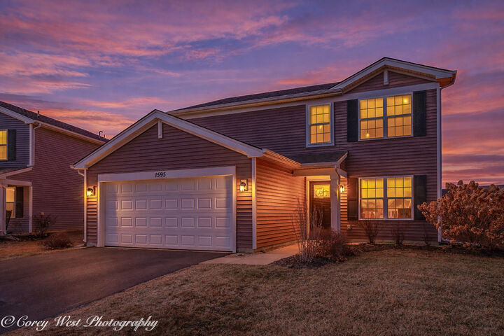 Property Photo:  1595 Bayberry Lane  IL 60140 