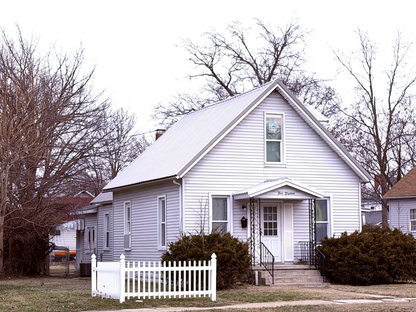 Property Photo:  518 E Noleman Street  IL 62801 