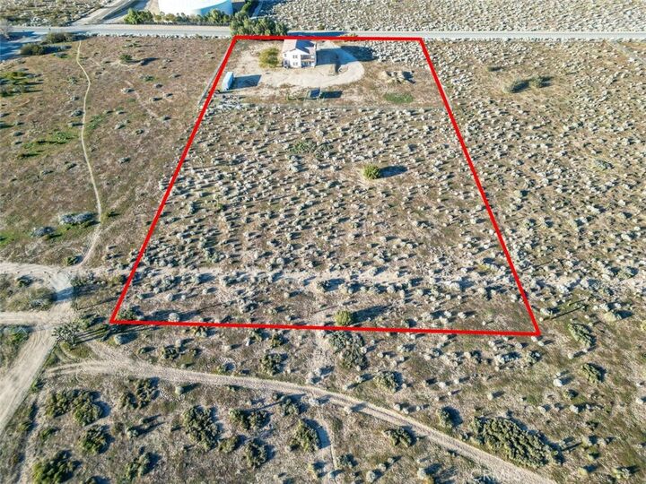 Property Photo: 5040 E Avenue T8 CA 93552