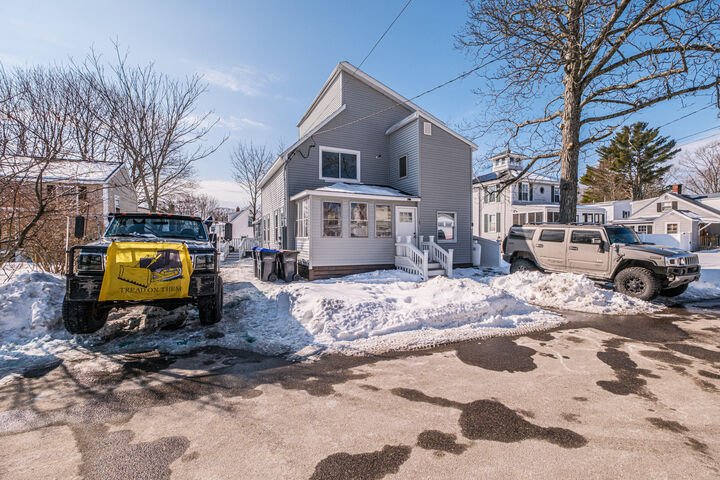 Property Photo:  107 Ocean Avenue  ME 04064 