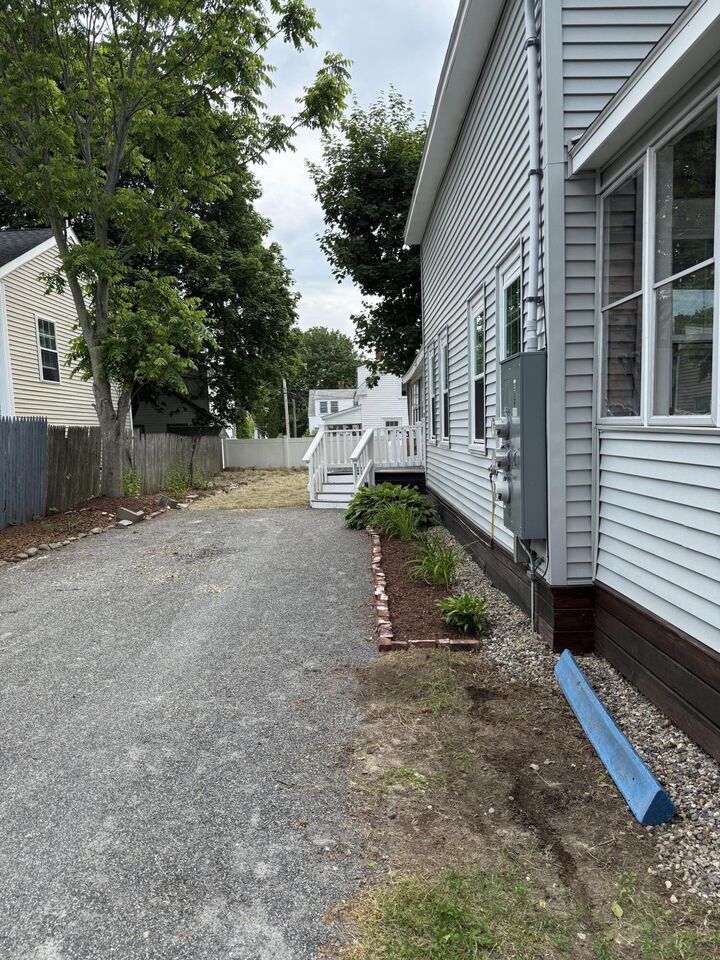 Property Photo:  107 Ocean Avenue  ME 04064 