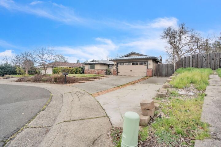 Property Photo:  5220 Lynnadeane Court  CA 95608 