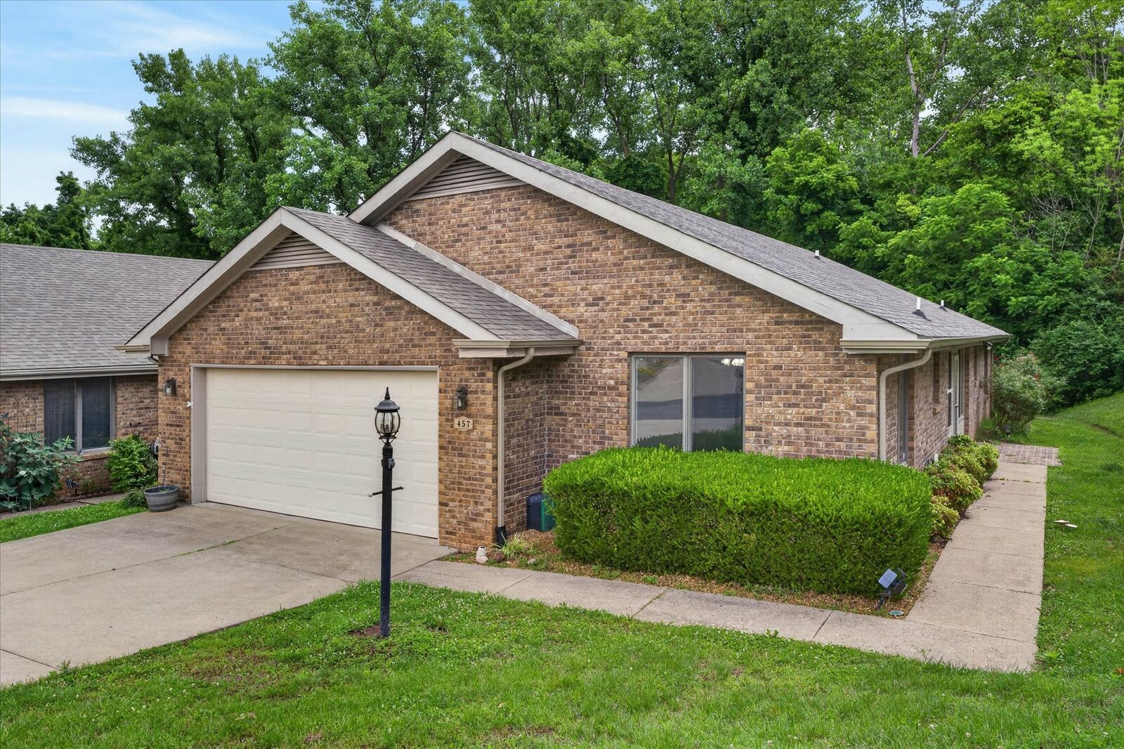 Property Photo:  457 Country Club Ct  TN 37043 