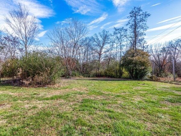 Property Photo:  5402 Highway 100  TN 37098 