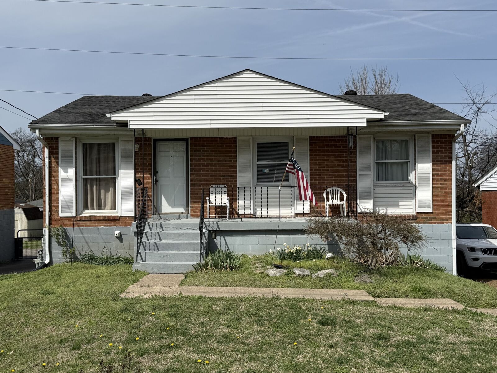 Property Photo: 545 Annex Ave TN 37209