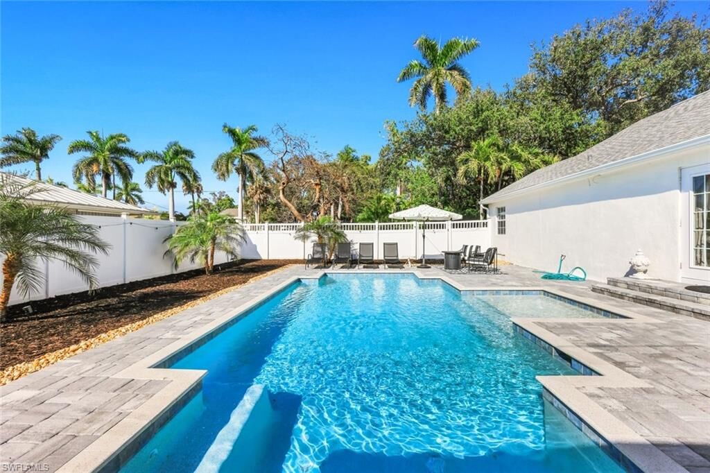 Property Photo:  1321 Donna Dr  FL 33919 