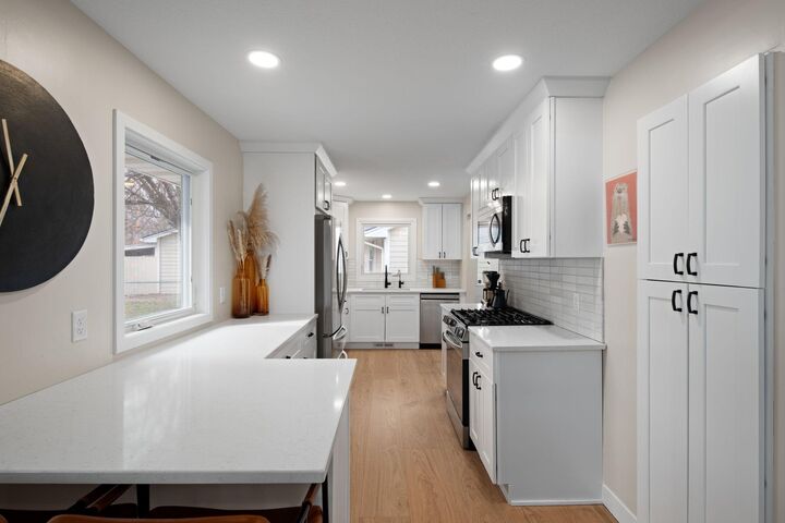 Property Photo:  4721 Valley View Road  MN 55424 