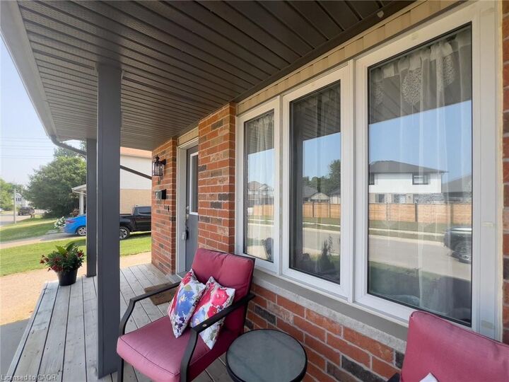 Property Photo:  610 Salisbury Avenue S  ON N4W 1Y8 