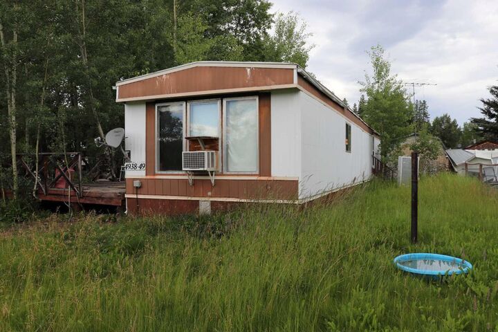 4938 49 Avenue — photo 1