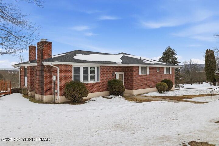 Property Photo:  194 Countryside Drive  PA 18322 