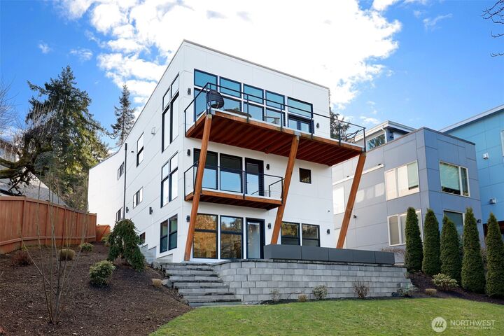 Property Photo:  4224 NE 124th Street  WA 98125 