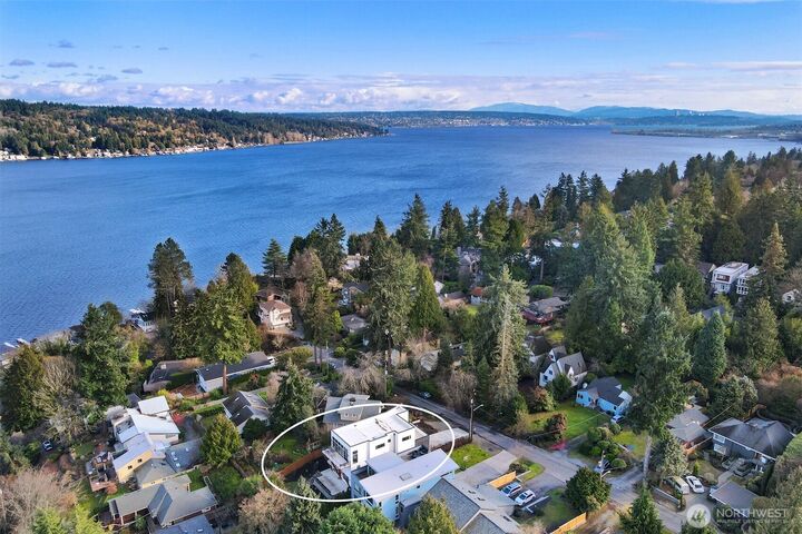 Property Photo:  4224 NE 124th Street  WA 98125 