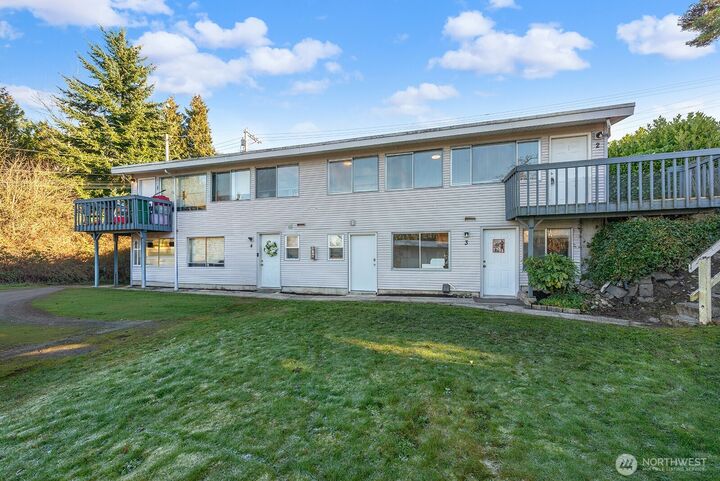 Property Photo:  15328  40th Avenue W  WA 98087 