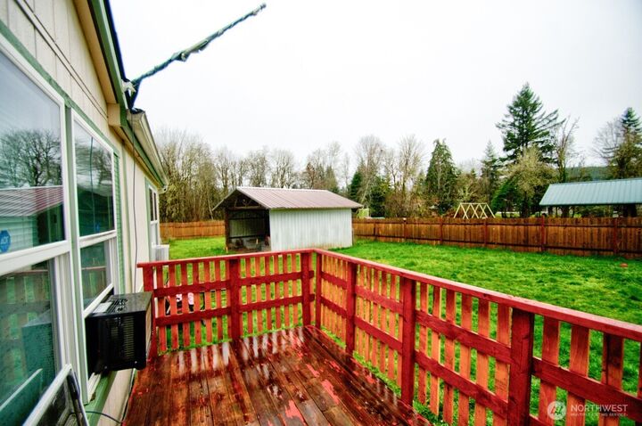 Property Photo:  307 S 3rd Ave  WA 98572 