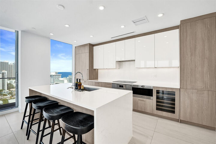 Property Photo: 153 N Seabreeze Boulevard 1204 FL 33304