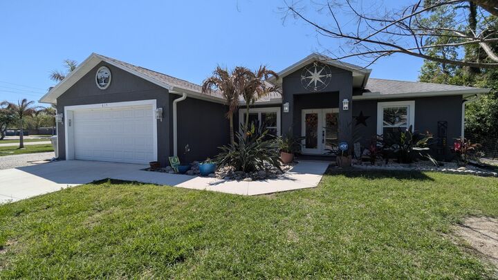 Property Photo:  615 19th Street SW  FL 32962 