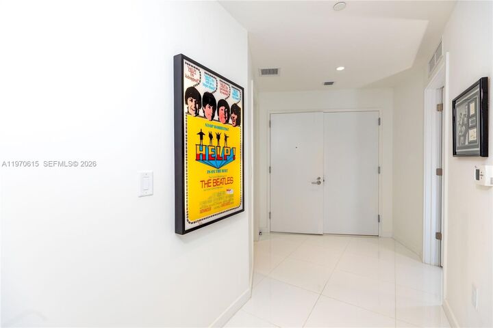 Property Photo:  851 NE 1st Ave 2812  FL 33132 