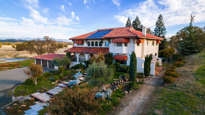 Property Photo: 22797 Silverlode Road CA 96073