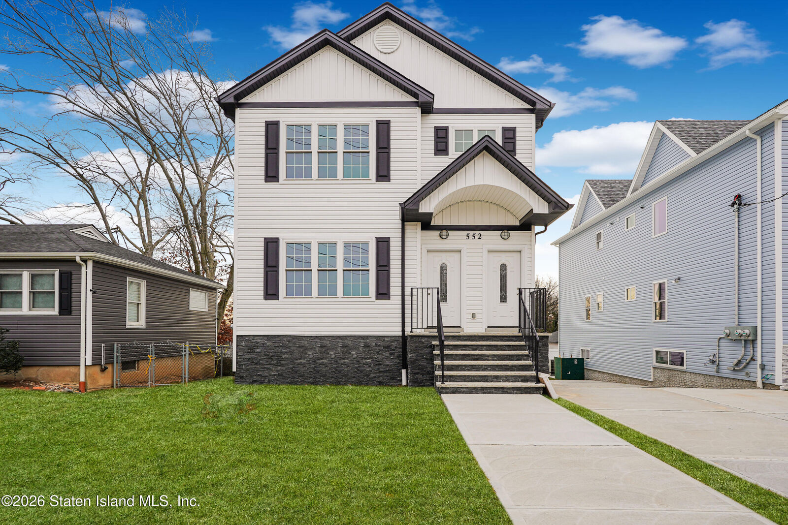 Property Photo:  552 Drumgoole Road E  NY 10312 