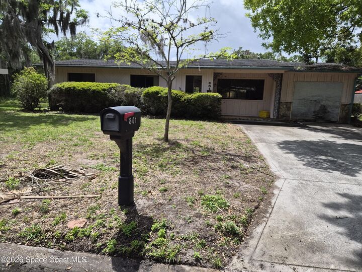 Property Photo: 801 Espanola Way FL 32901