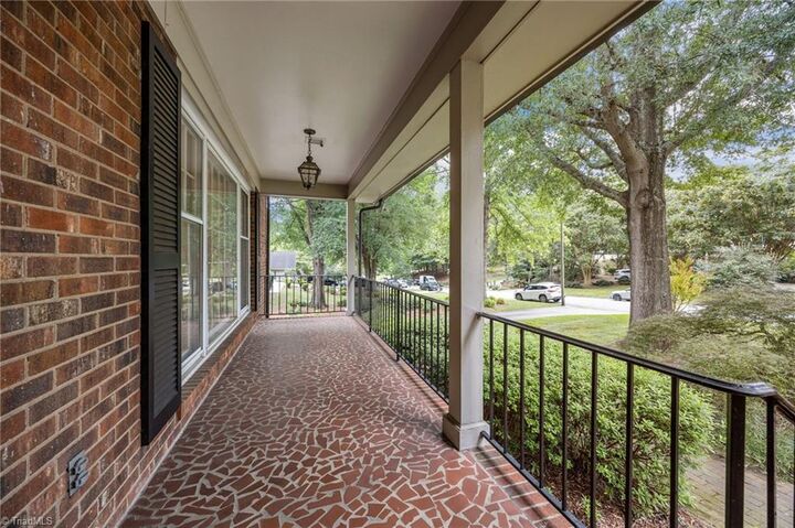 Property Photo:  1122 Kensington Drive  NC 27262 