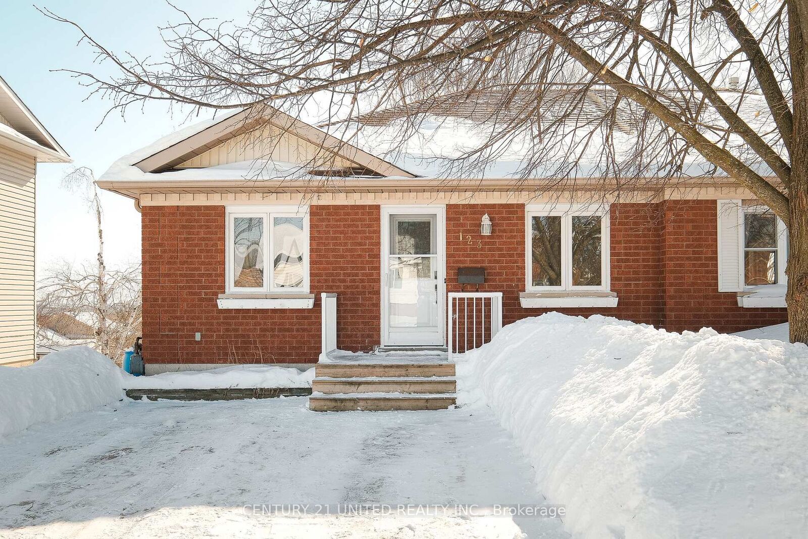 Property Photo:  123 Towerhill Road  ON K9H 7M7 