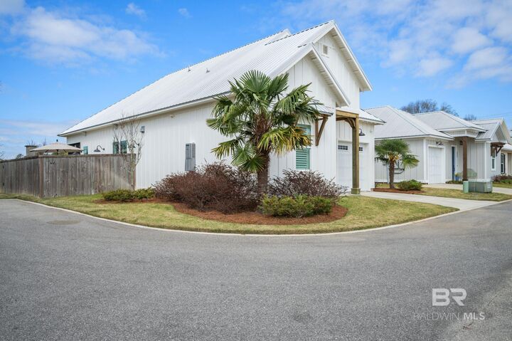 Property Photo:  101 Cotswold Court 101  AL 36532 