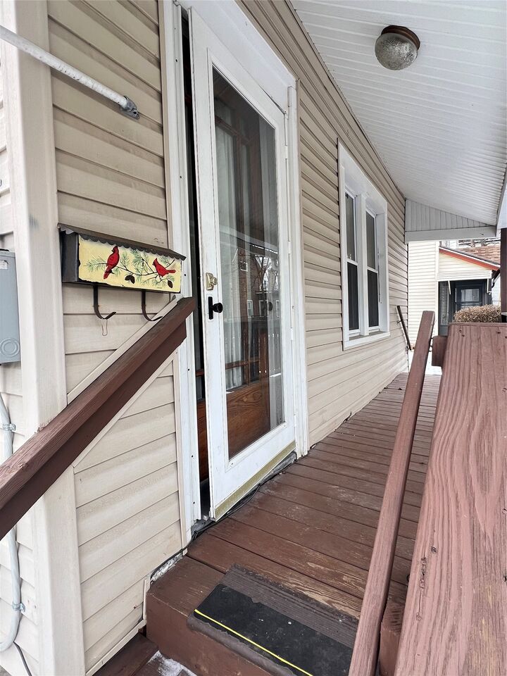 Property Photo:  5 Chapel Place  NY 13905 