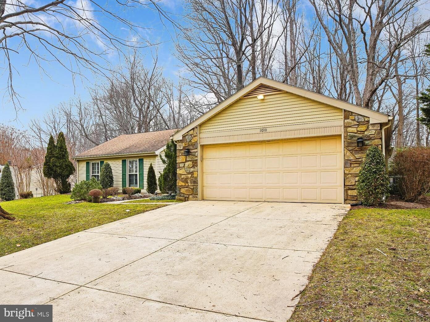 Property Photo:  1010 Mastline Drive  MD 21401 