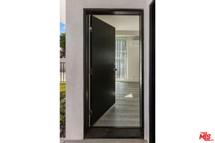 Property Photo:  5456 1/4 Barton Ave  CA 90038 