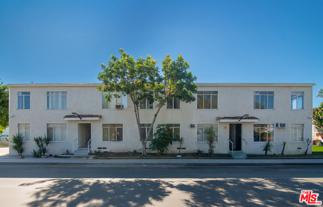 Property Photo:  5761 Fair Ave  CA 91601 