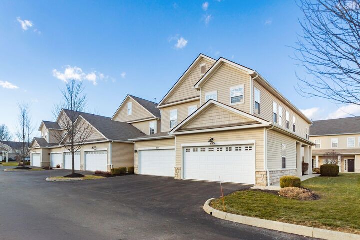 Property Photo:  1426 Carylake Circle  OH 43240 