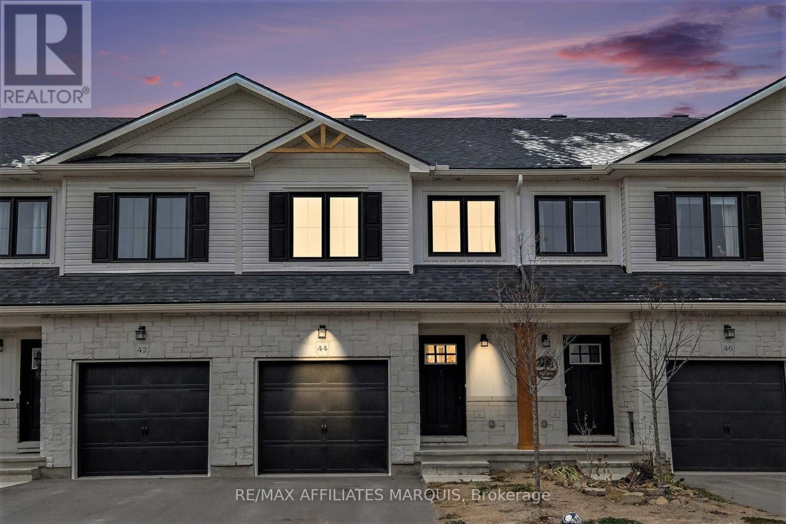 Property Photo: 44 Whitcomb Crescent ON K7A 0C0