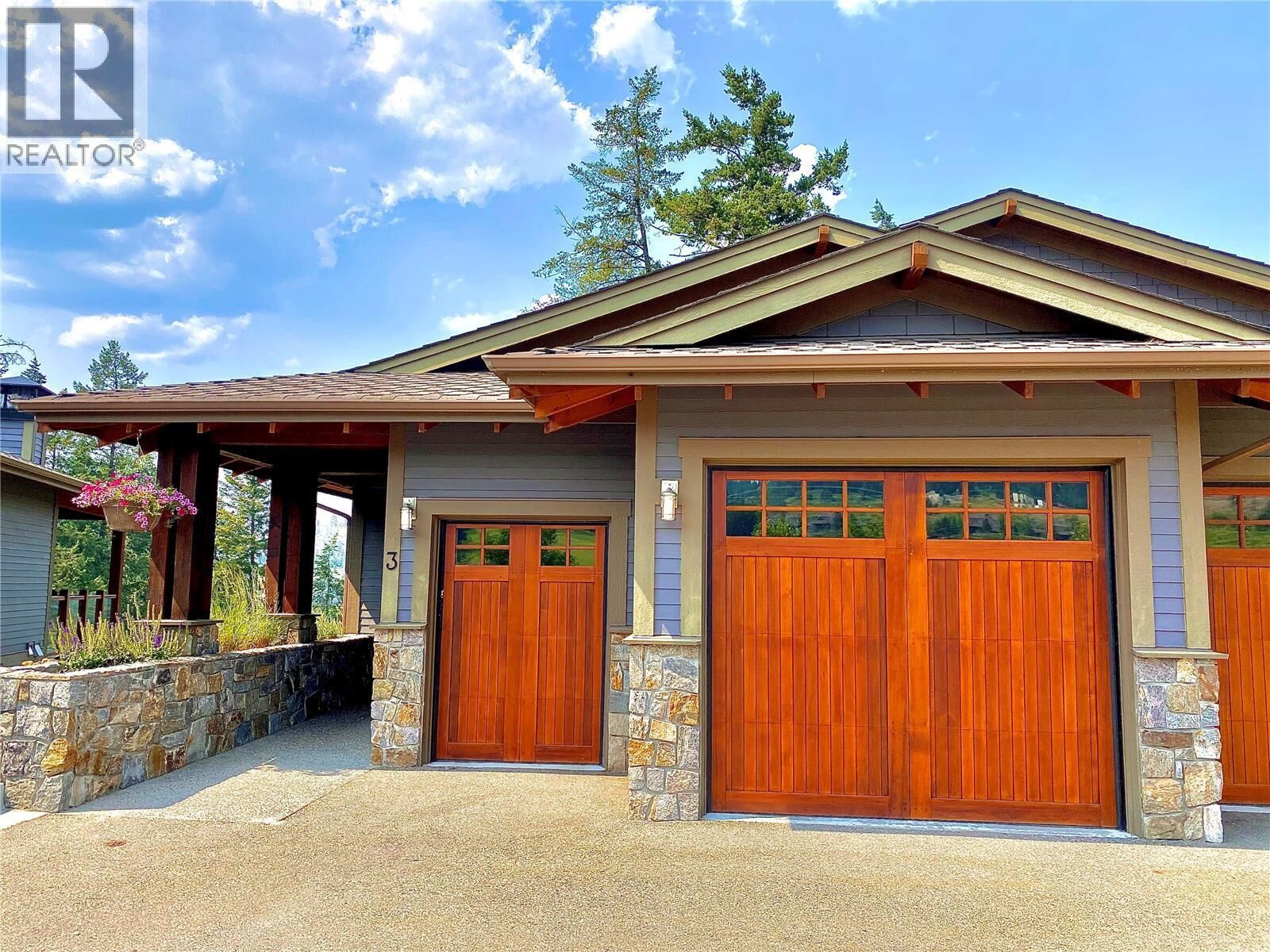 Property Photo: 101 Dormie Drive 3E BC V1H 1Y6