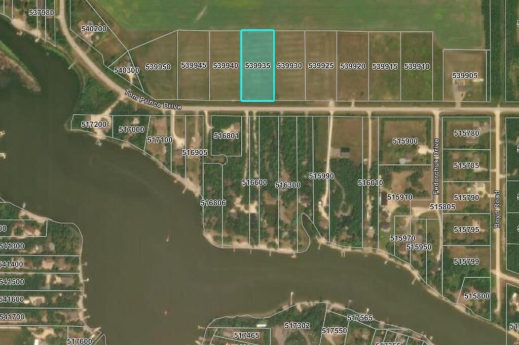 Property Photo:  49 Tom Prince Drive  MB R0C 2L0 