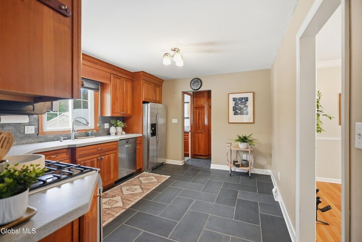 Property Photo:  32 Brookwood Drive  NY 12110 