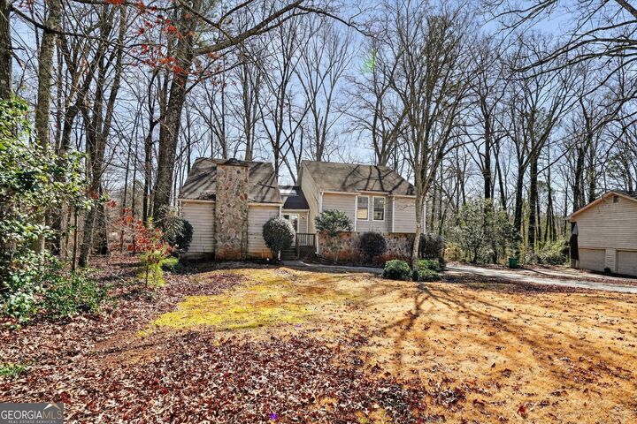 Property Photo:  879 Lost Creek Circle  GA 30088 