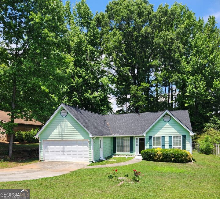 Property Photo: 8440 Cedar Creek Ridge GA 30274