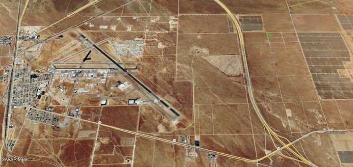 Property Photo:  1500 Arroyo Avenue  CA 93501 