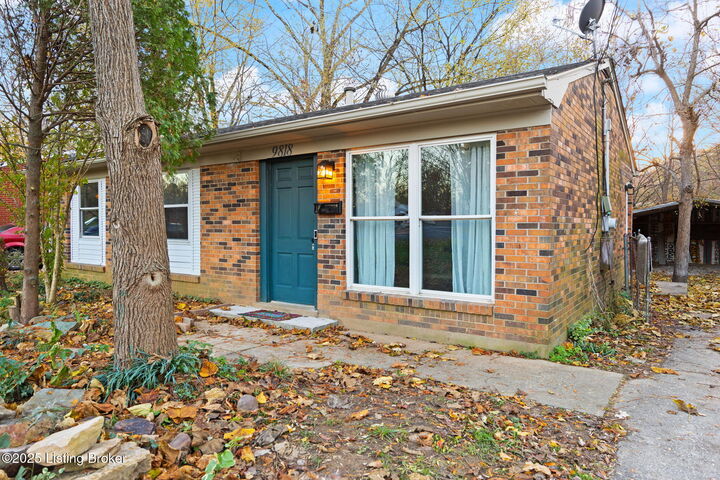 Property Photo:  9818 Titan Dr  KY 40229 