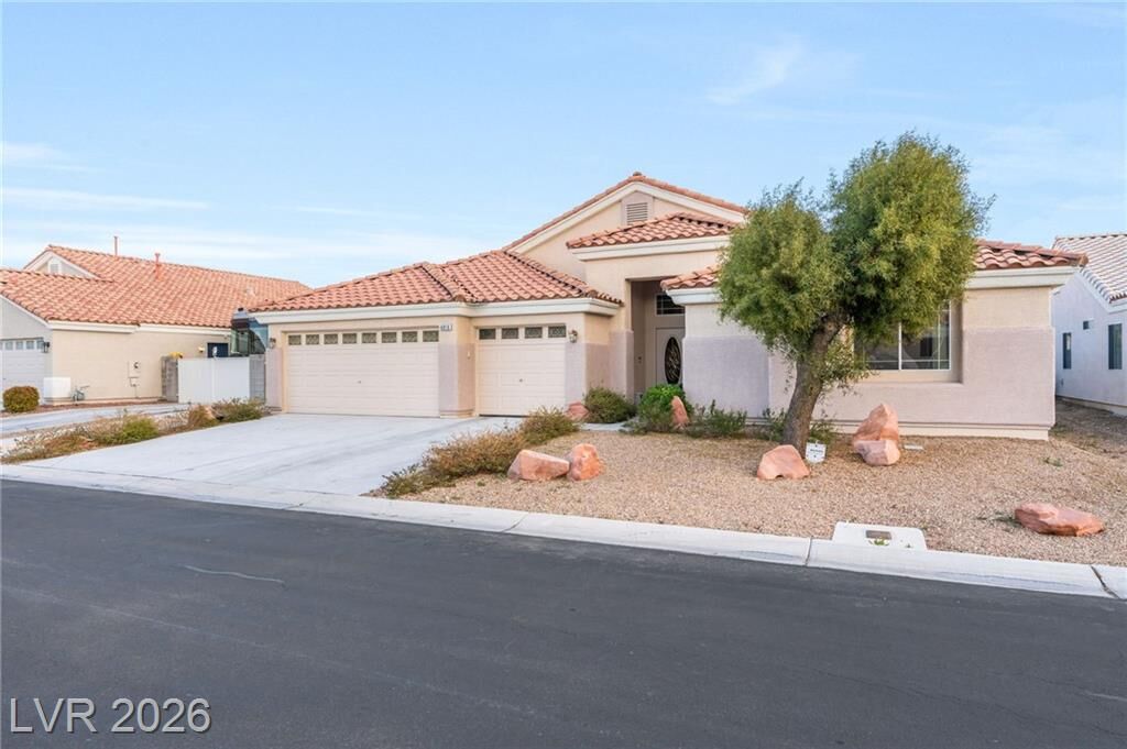 Property Photo: 6816 Hazelnut Garden Street NV 89131