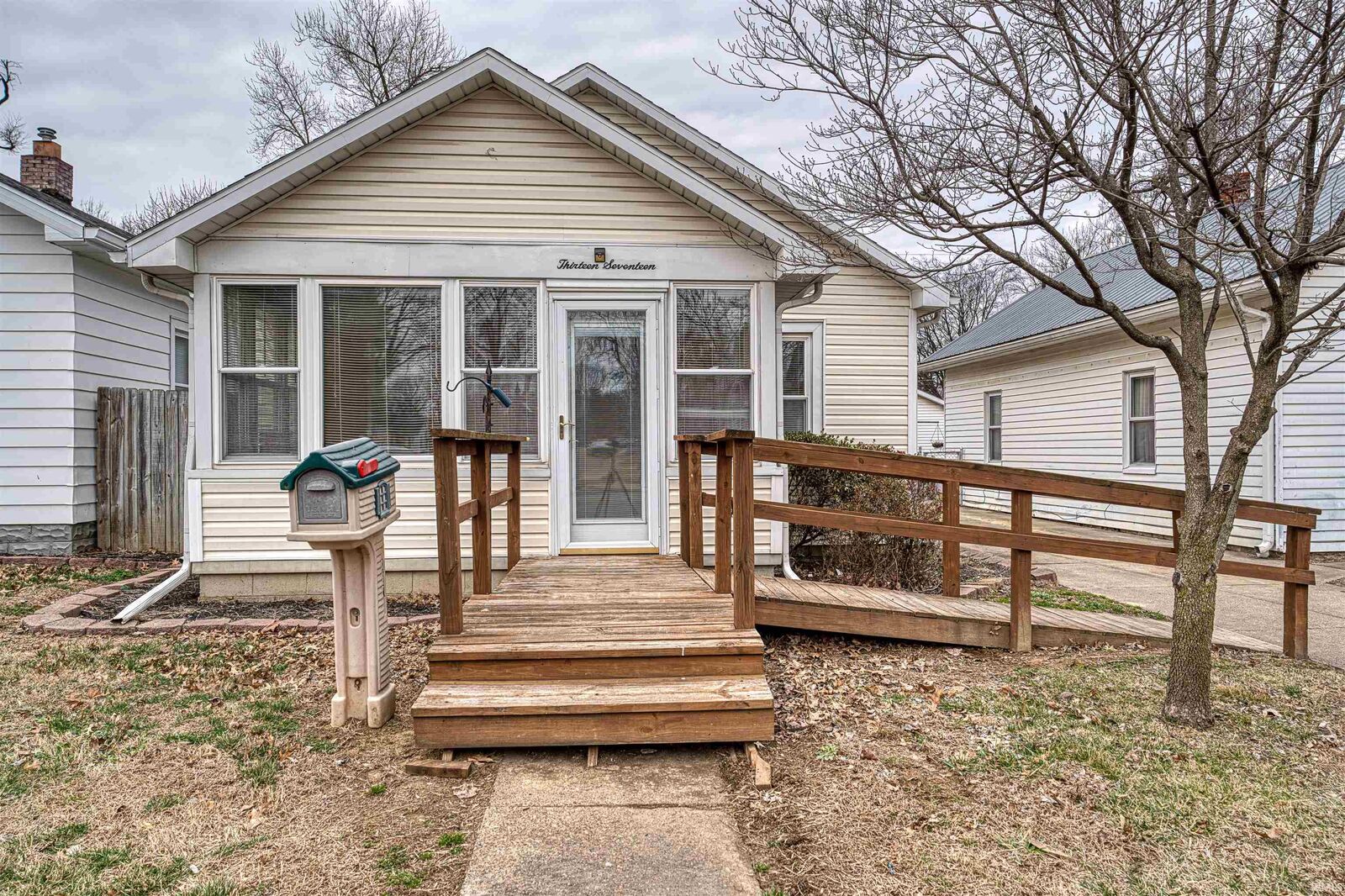 Property Photo: 1317 Lodge Avenue IN 47714