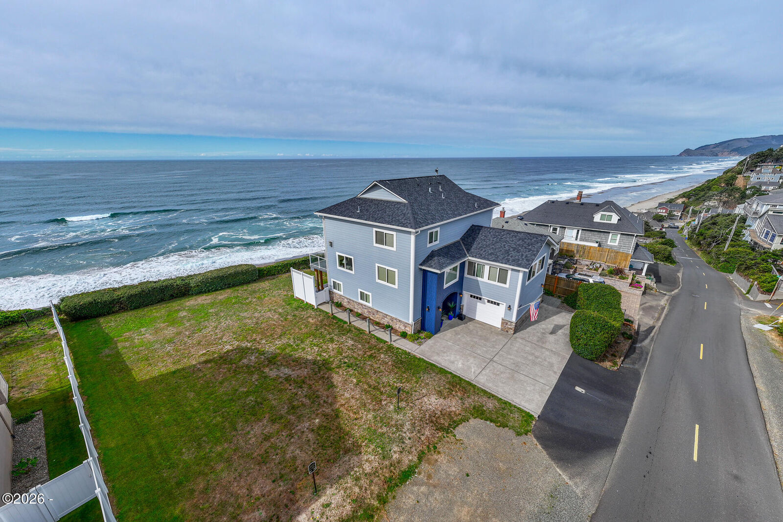Property Photo:  1415 SW Coast Avenue  OR 97367 