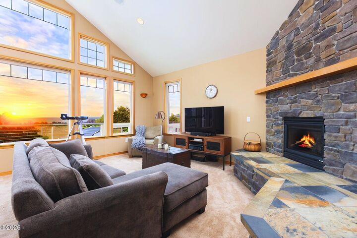 Property Photo:  5950 Pacific Overlook Drive  OR 97149 
