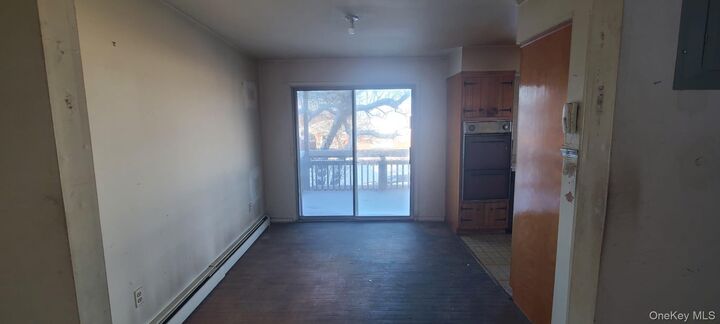 Property Photo: 6 Danbury Court 1309 NY 10901