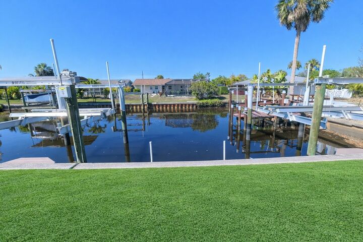 Property Photo:  3211 Riverside Drive  FL 33950 