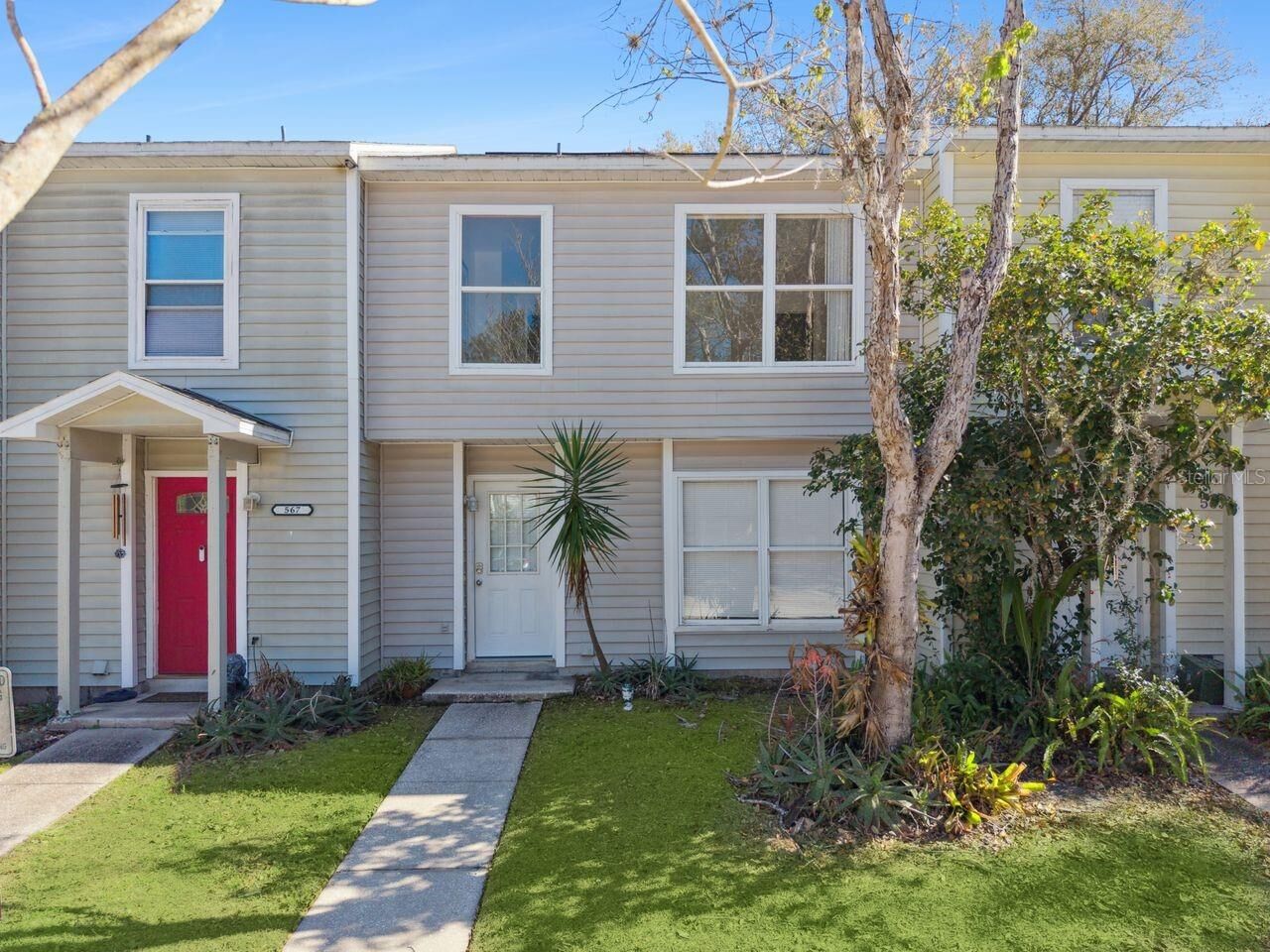 Property Photo: 565 Green Spring Circle FL 32708