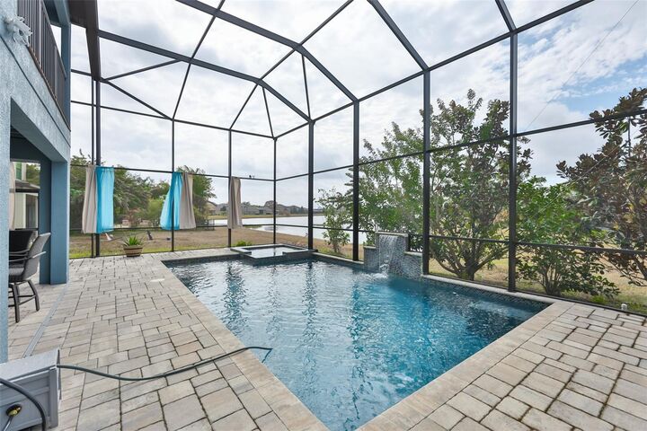 Property Photo:  10039 Smarty Jones Drive  FL 33573 