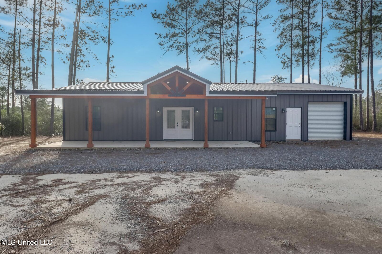 Property Photo:  92 Daniels Way  MS 39574 